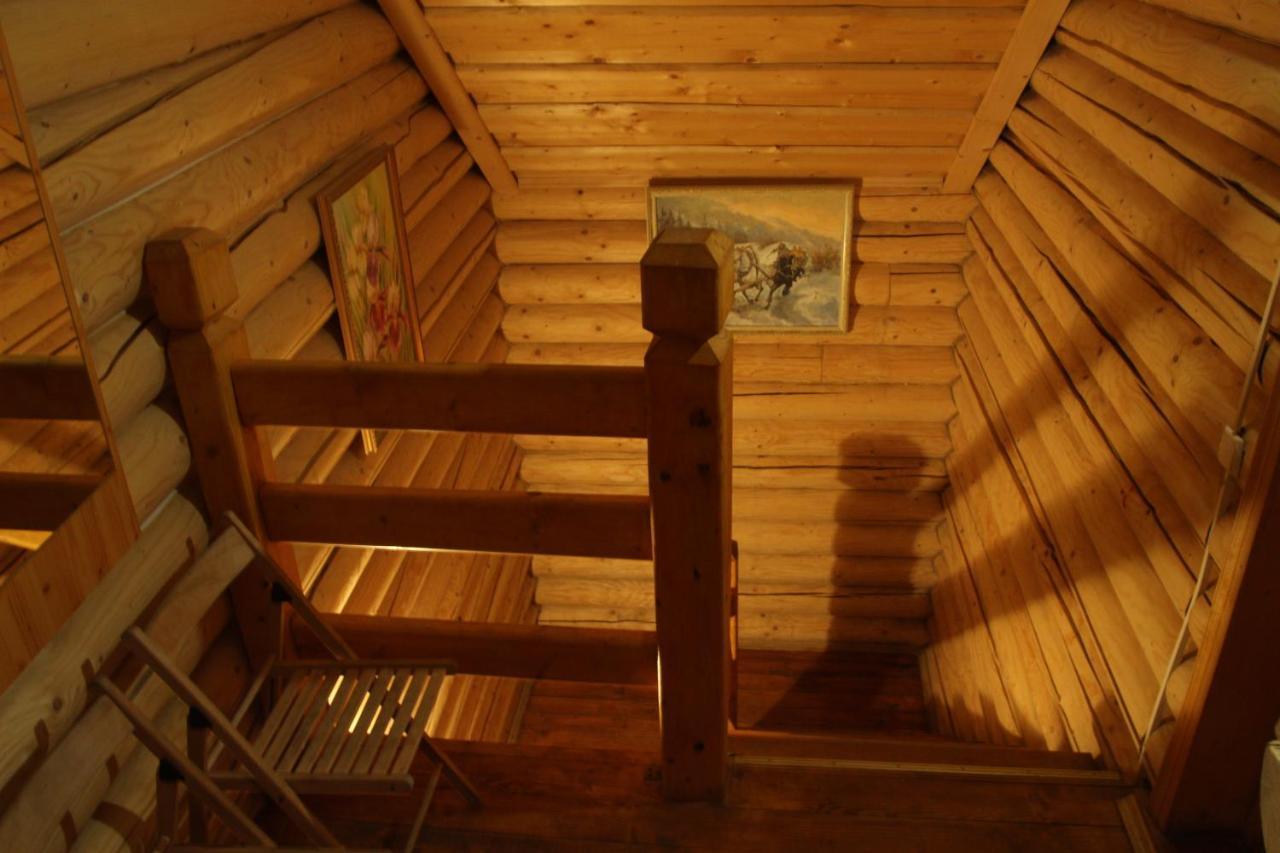Villa Садиба Віват à Oryavchyk Extérieur photo