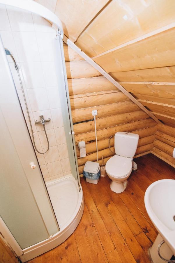 Villa Садиба Віват à Oryavchyk Extérieur photo