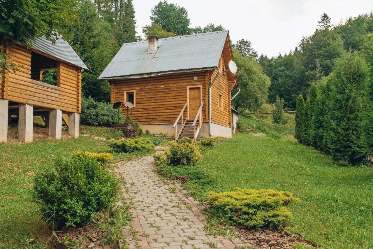 Villa Садиба Віват à Oryavchyk Extérieur photo