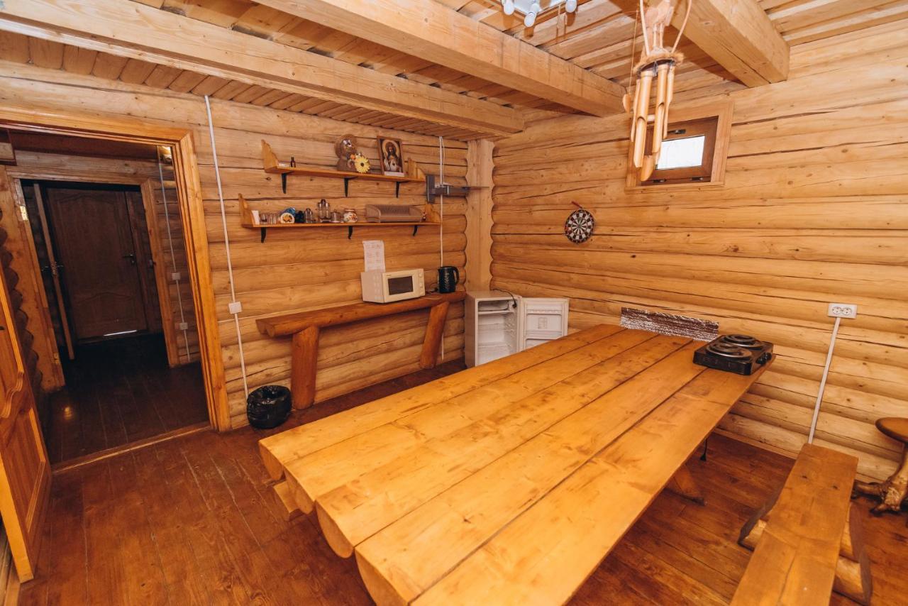 Villa Садиба Віват à Oryavchyk Extérieur photo