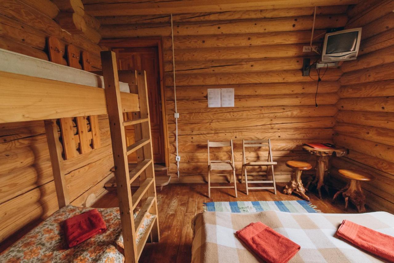 Villa Садиба Віват à Oryavchyk Extérieur photo