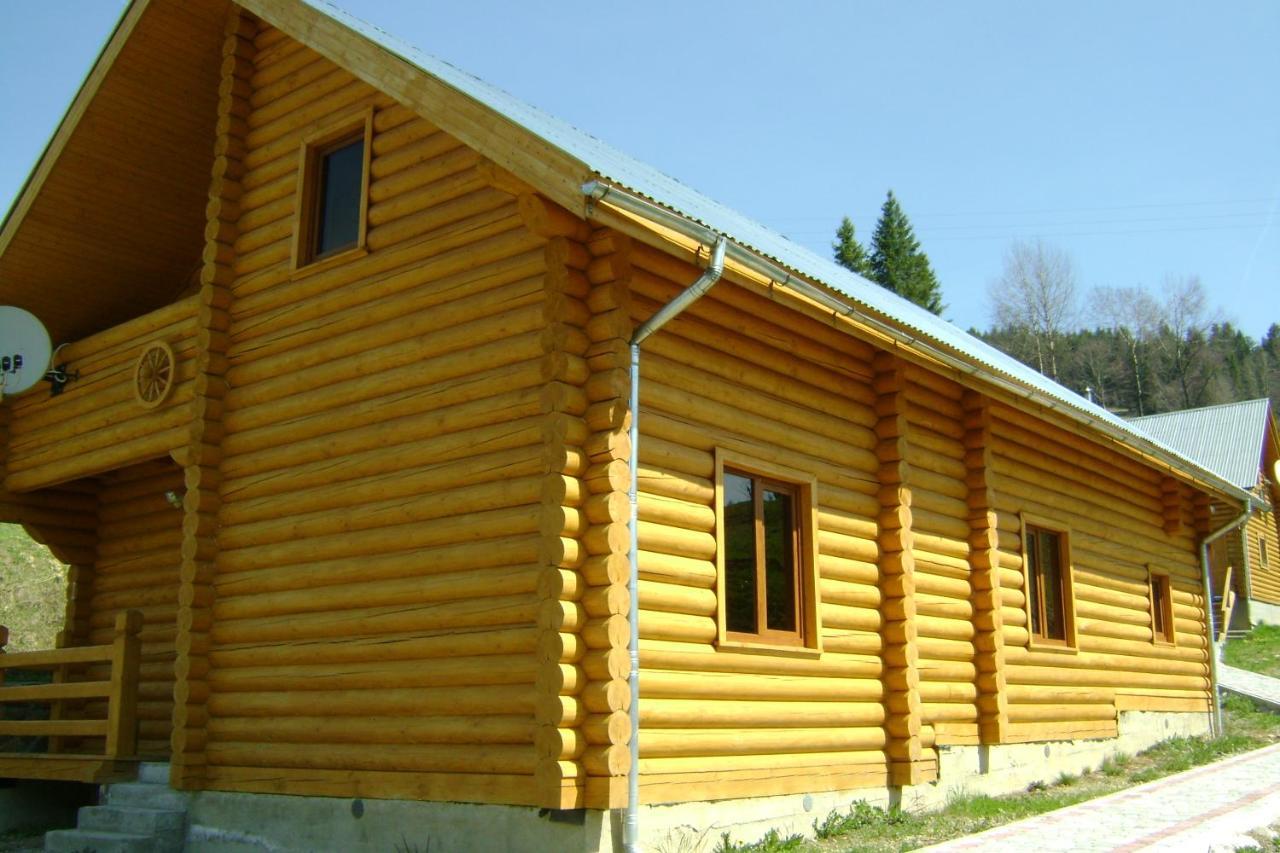Villa Садиба Віват à Oryavchyk Extérieur photo