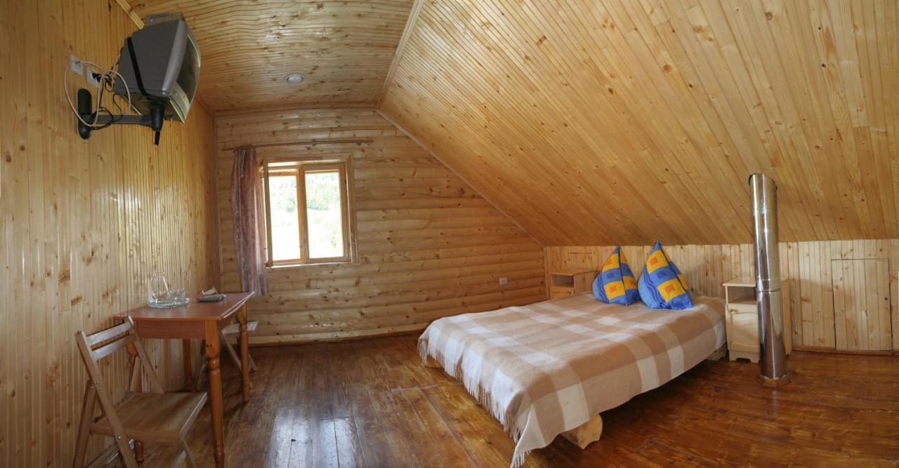 Villa Садиба Віват à Oryavchyk Extérieur photo