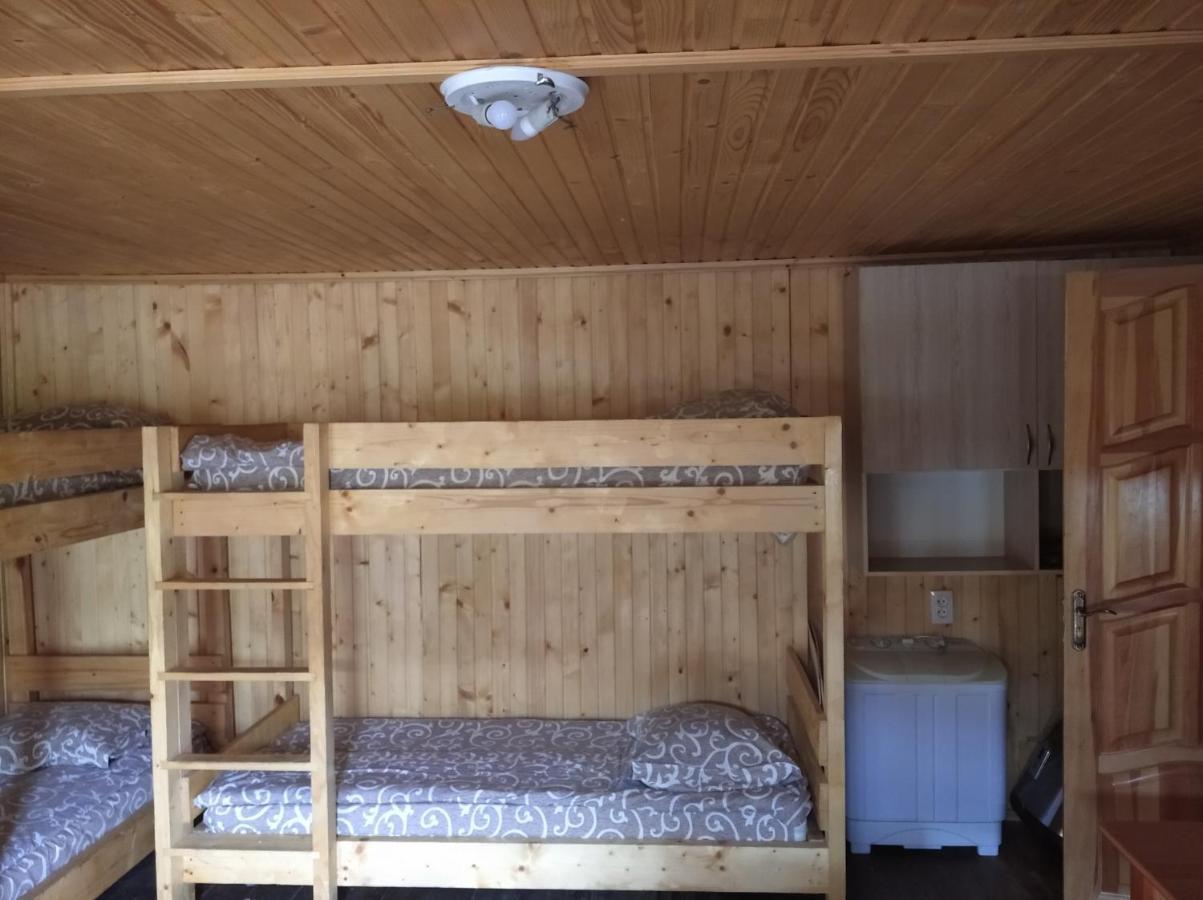 Villa Садиба Віват à Oryavchyk Extérieur photo